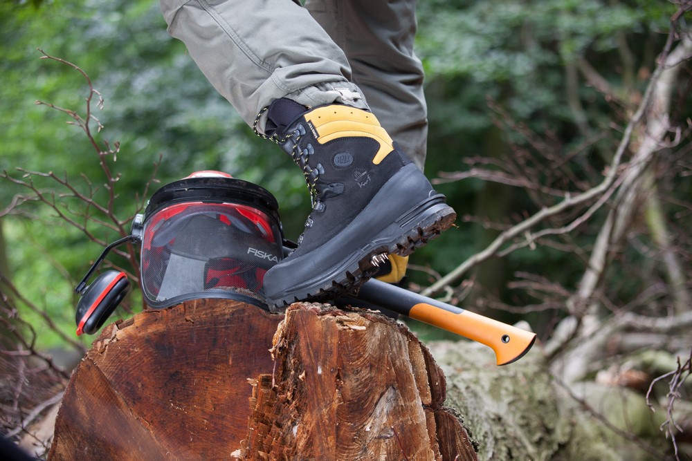 HAIX® Protector Alpin Schnittschutzstiefel | Farbe: Schwarz / Gelb | Größe: 45 / UK 10.5