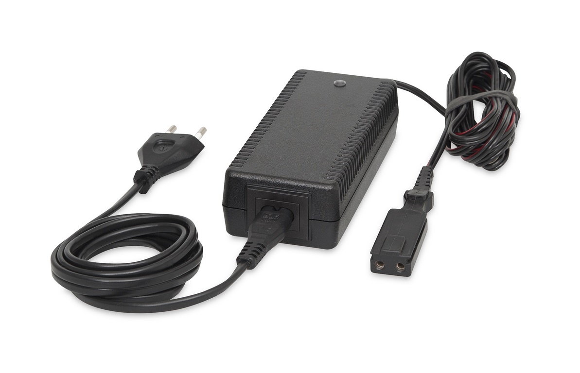 Weinmann Netz- und Ladegerät für 100 V bis 240 V
