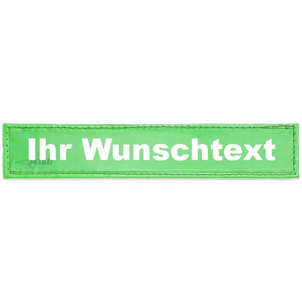 MEIERmed® Reflex-Brustschild mit Klett und Wunschtext | glänzend | Maße: 13 x 2,5 cm | Farbe: Grün